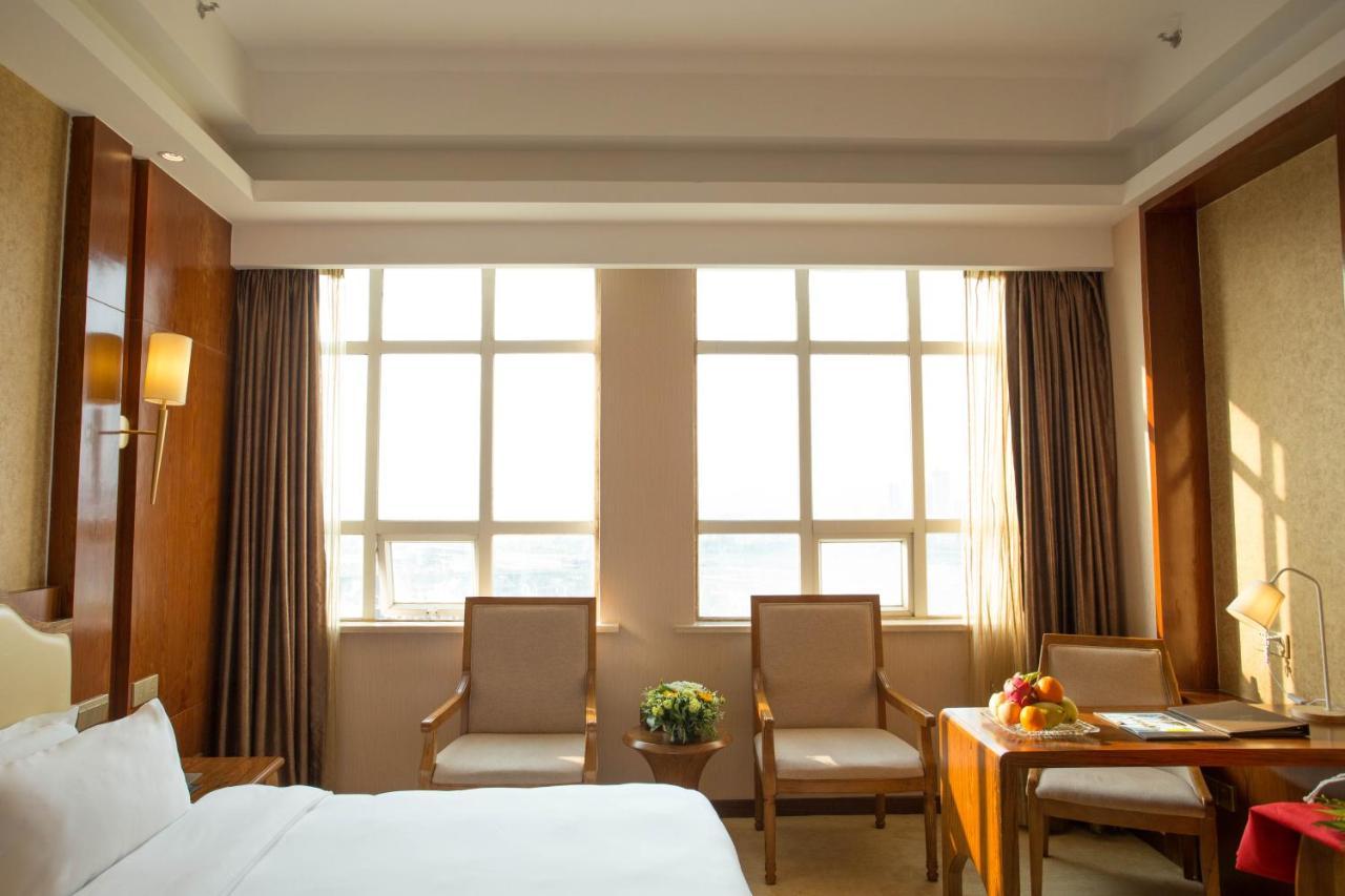 Hong Van Grand Hotel Mong Cai Bagian luar foto