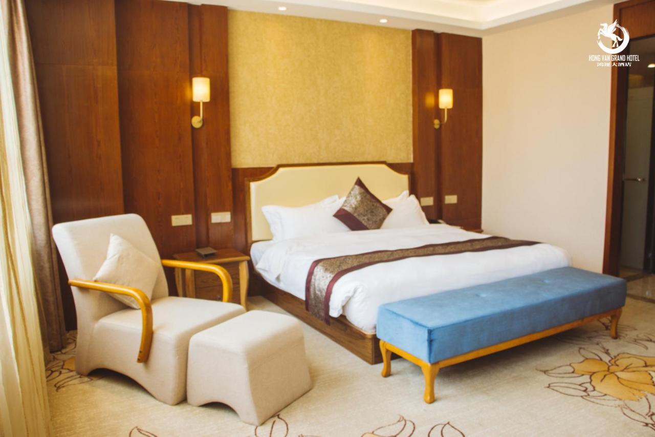 Hong Van Grand Hotel Mong Cai Bagian luar foto