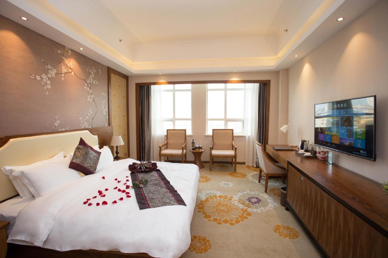 Hong Van Grand Hotel Mong Cai Bagian luar foto