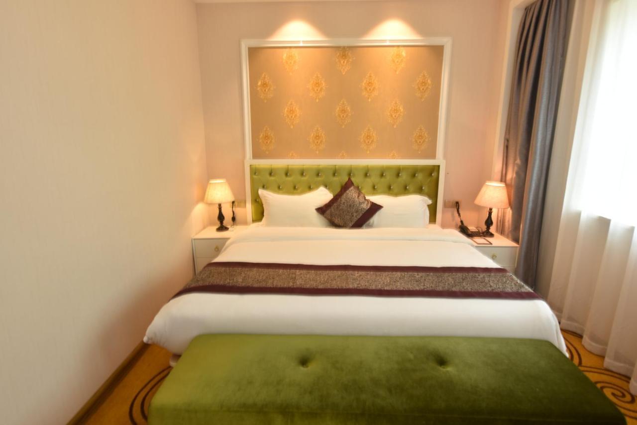 Hong Van Grand Hotel Mong Cai Bagian luar foto