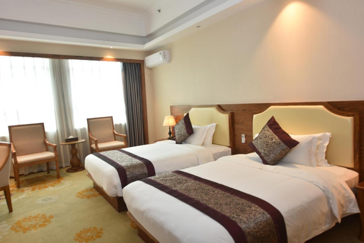 Hong Van Grand Hotel Mong Cai Bagian luar foto