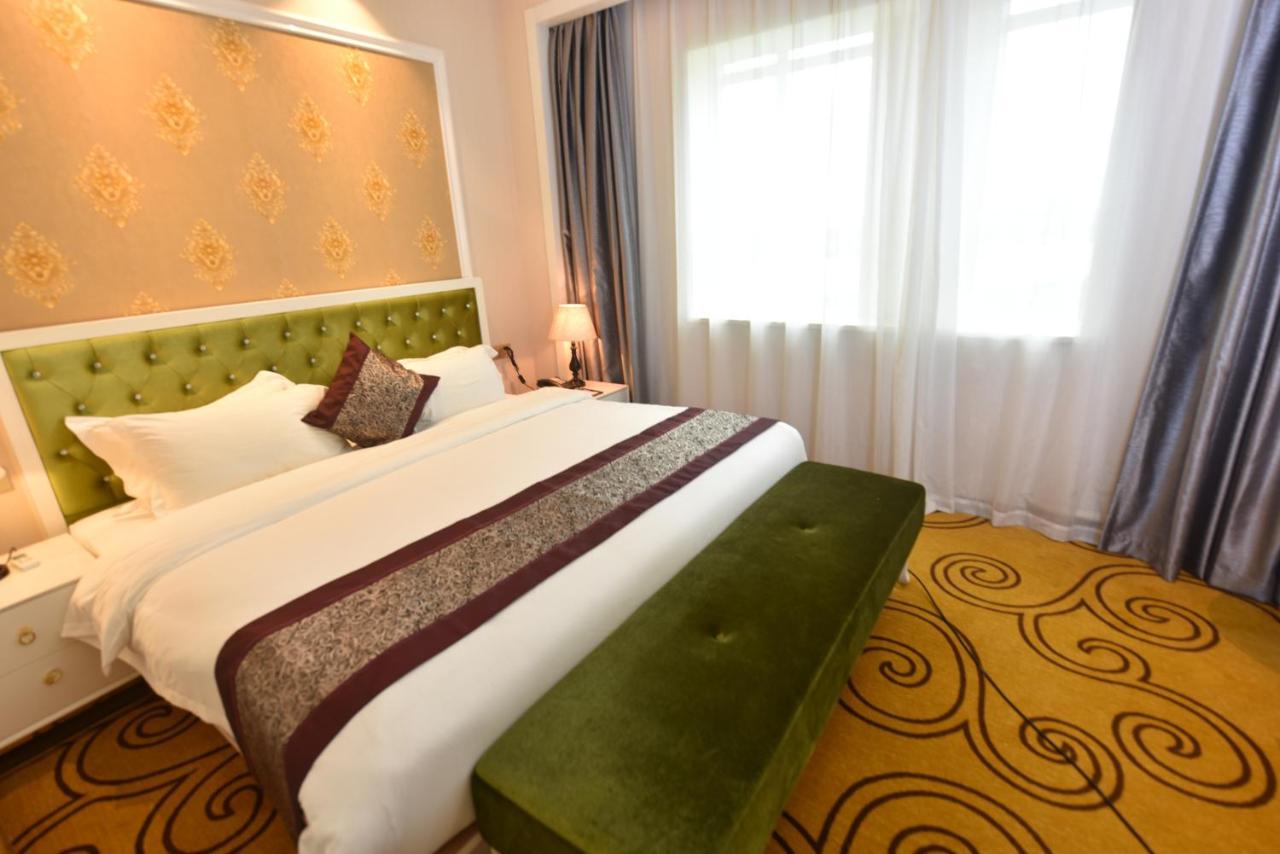 Hong Van Grand Hotel Mong Cai Bagian luar foto