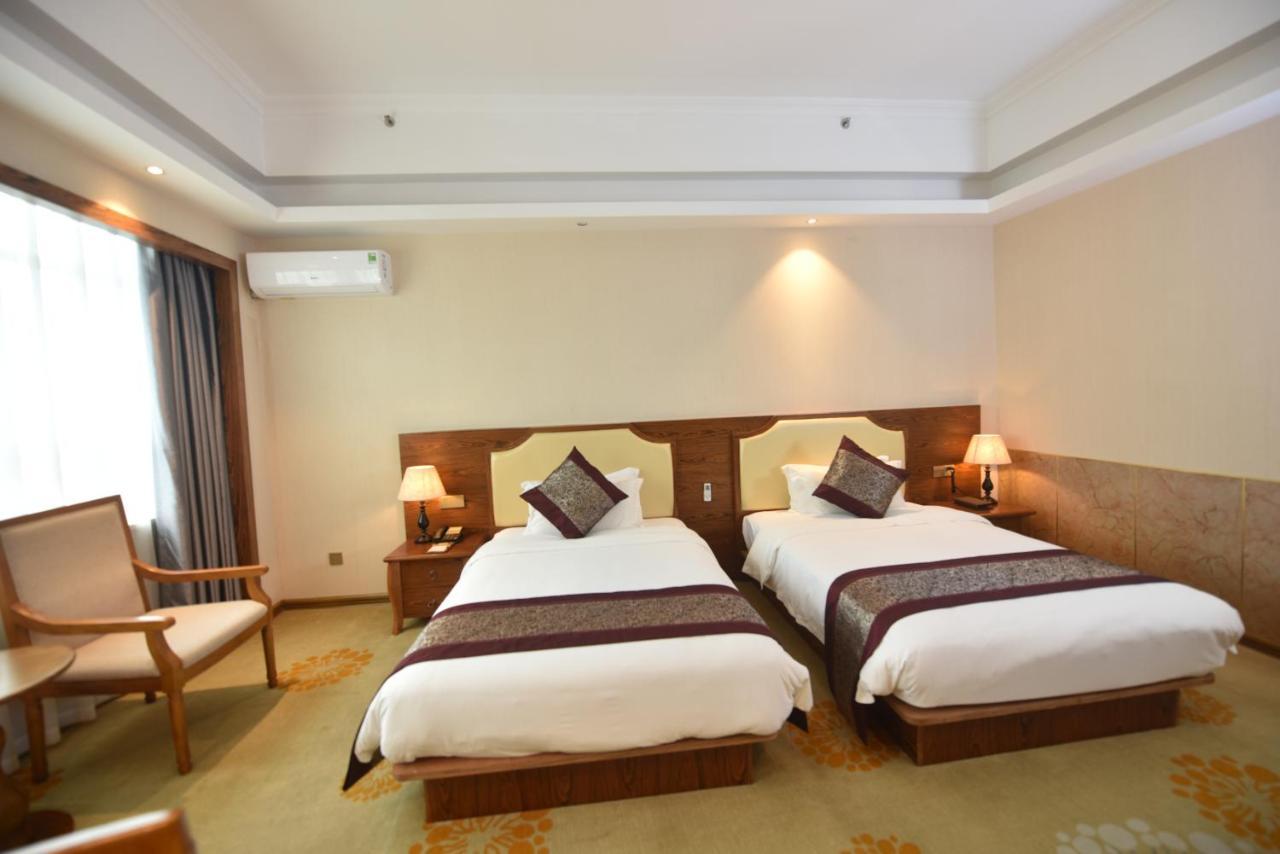 Hong Van Grand Hotel Mong Cai Bagian luar foto