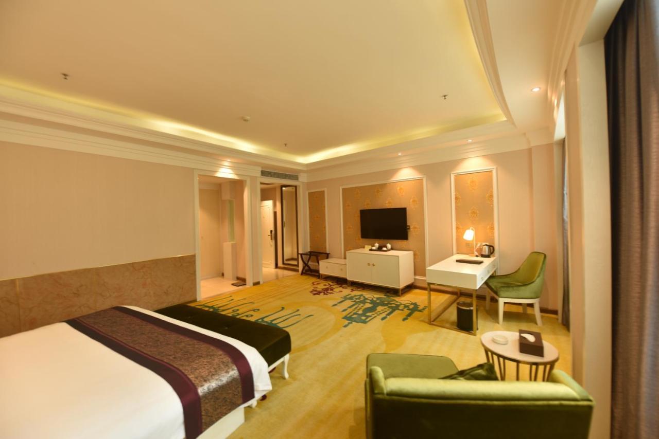 Hong Van Grand Hotel Mong Cai Bagian luar foto