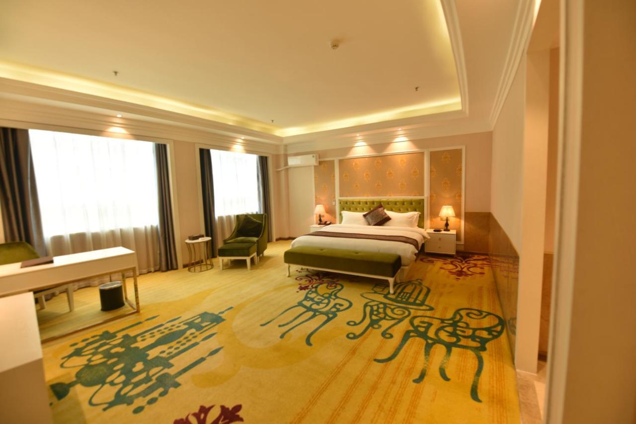 Hong Van Grand Hotel Mong Cai Bagian luar foto